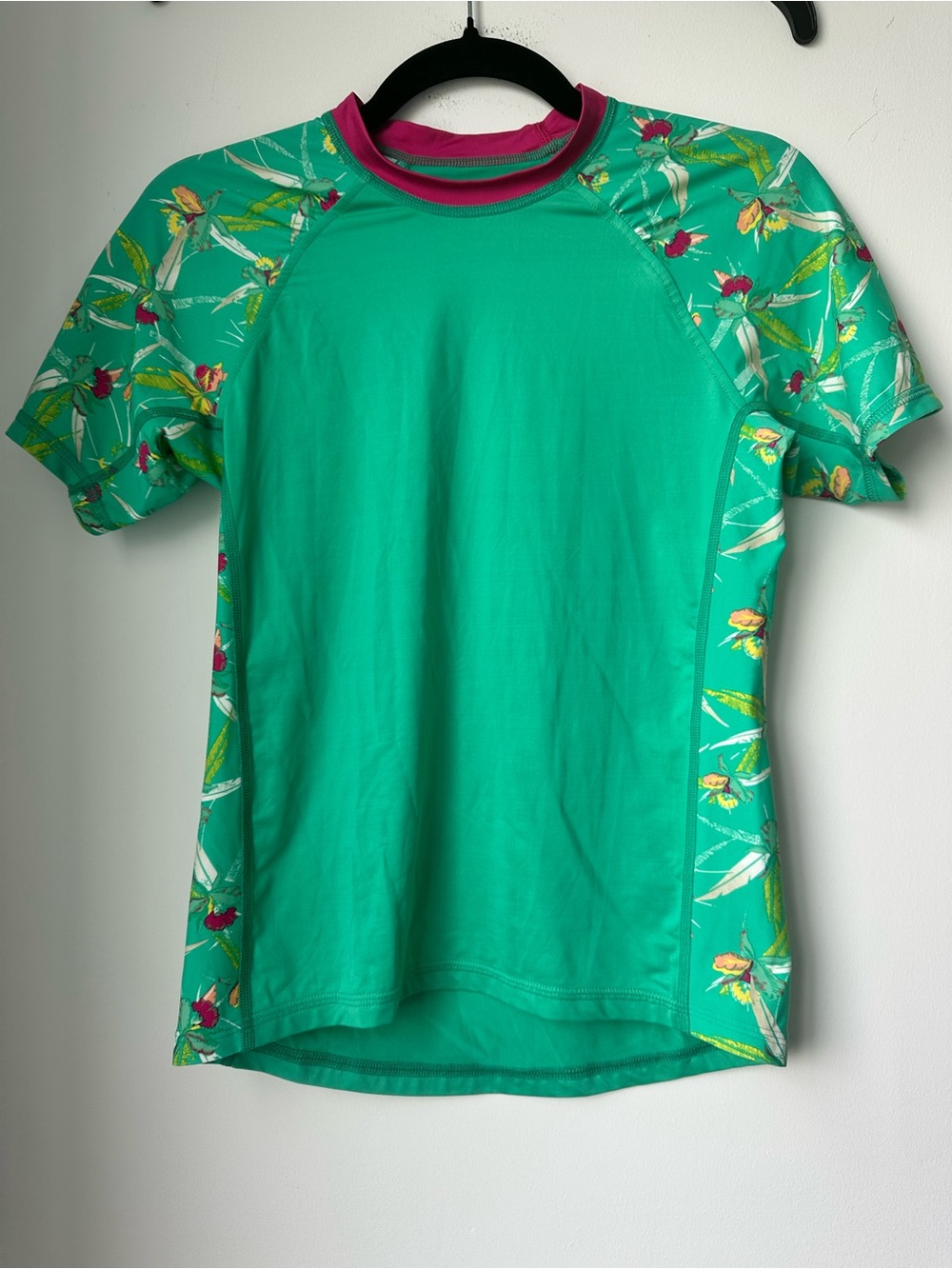Patagonia Kids Teal Floral Rashguard with Magenta Trim Size Girl’s XL (14)